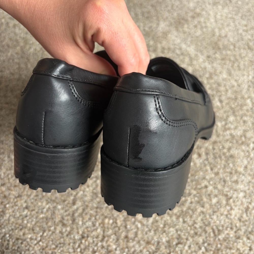Classic Black Penny Loafers women size 9 - Picture 3 of 7